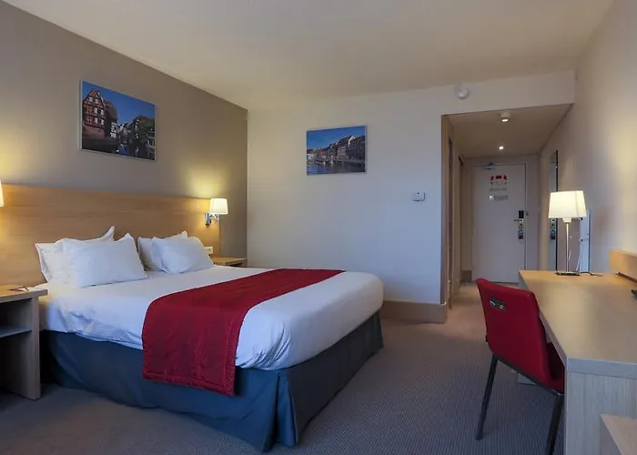 Hotel Mercure Palais Des Congres 4*