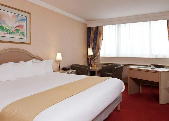 Hotel Mercure Palais Des Congres 4*