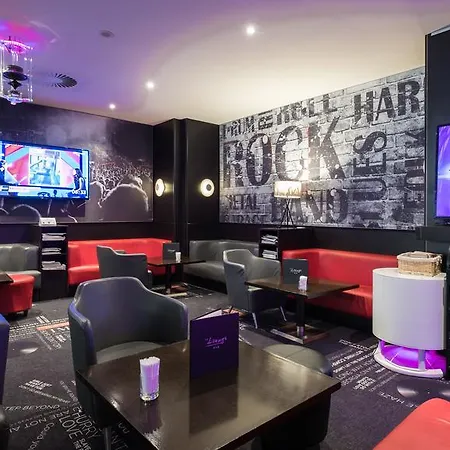 Отель Mercure Palais Des Congres 4*